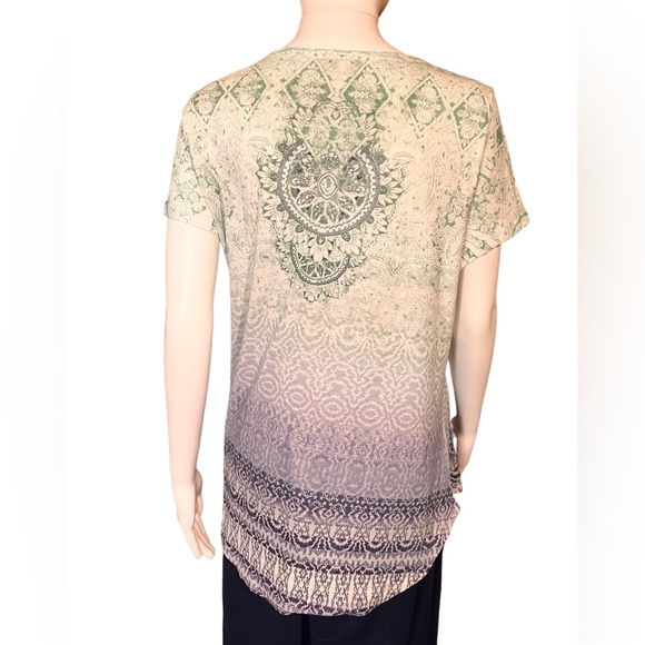 World Unity pullover high low shirt - Picture 4 of 6